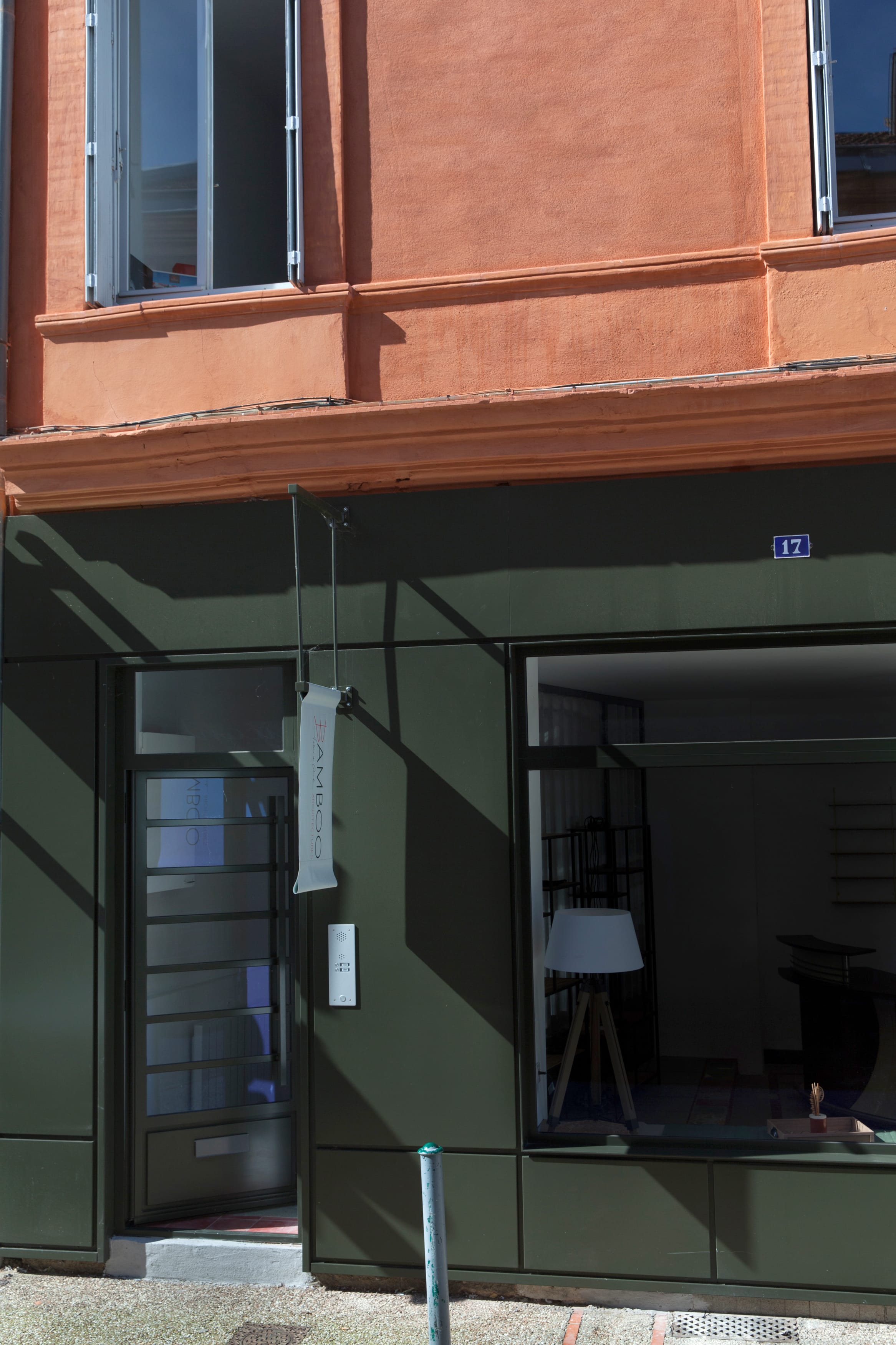 Façade verte de l'agence Bamboo Architectures à L'Isle-Jourdain